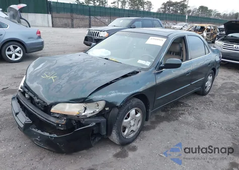 2000 Honda Accord 3.0 Ex from USA, damaged, VIN 1HGCG1658YA088093